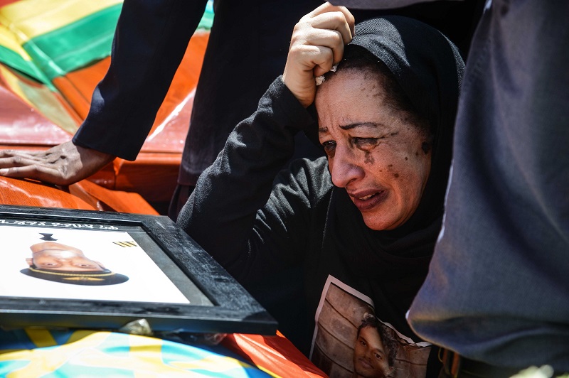 Pemakaman Korban Ethiopia Airlines Diwarnai Tangis Air Mata