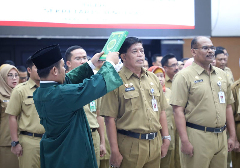 Sekjen Kemendagri Lantik Pejabat Eselon II, III dan IV dan BNPP serta Pejabat Struktural Akademik IPDN