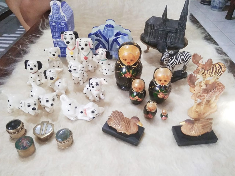 Katyusha Sardadi, Berburu Souvenir Hingga ke Pelosok Dunia