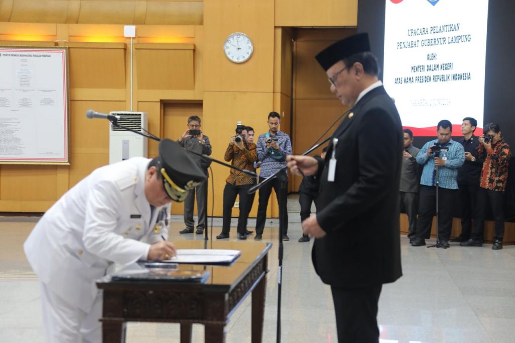 Mendagri Lantik Boytenjuri sebagai Penjabat Gubernur Lampung