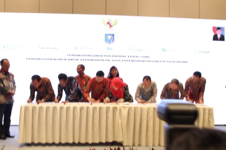 Jamsyar Dan 13 Lembaga Keuangan Lakukan MoU Dengan Dirjen Dukcapil Kemendagri