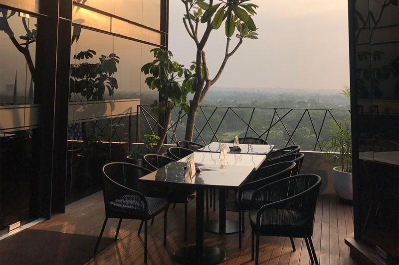 The Alana Sentul City Hadirkan Sky Lounge dengan Desain Modern nan Instagenic