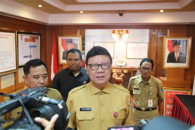 Menkopolhukan Minta Masyarakat Tak Terpancing dan Terpengaruh Hoax