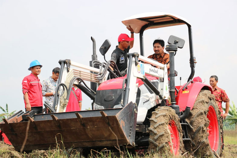 Olah Lahan dengan Alsintan Cegah Kebakaran Hutan