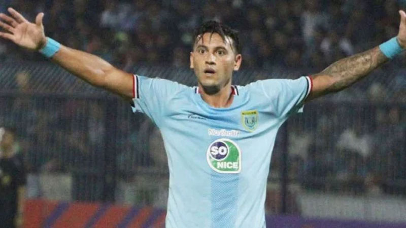 Arema Tetap Waspada, Meski Persela Tidak Diperkuat Tanpa Alex