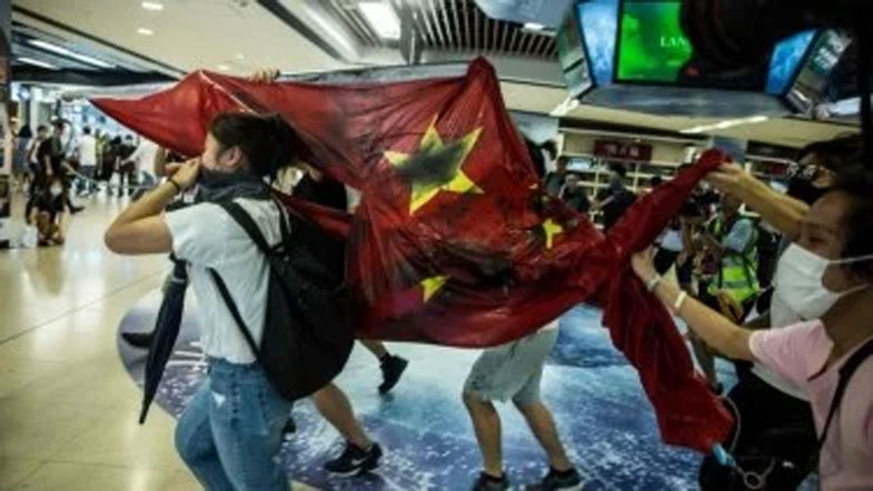 Demo Hong Kong: Bendera China Dilecehkan, Pusat Perbelanjaan Dirusak
