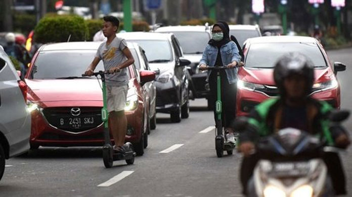 Bandung Larang Penggunaan Skuter Listrik di Jalanan