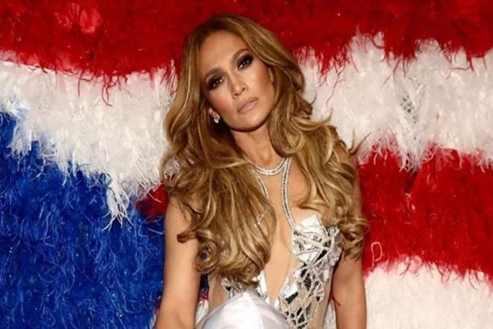 Tampil Terlalu Seksi di Acara Super Bowl 2020, Jennifer Lopez Bilang Begini