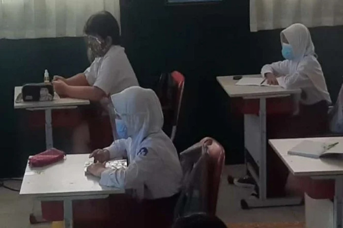 Satu SD di Bekasi Uji Coba Sekolah dengan Protokol Covid-19