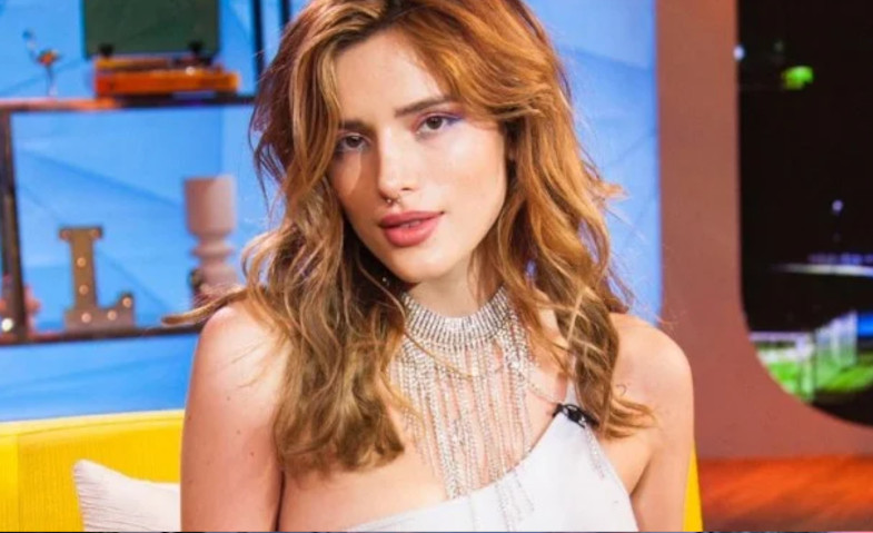 Gara-gara Hal Ini Bella Thorne Minta Maaf