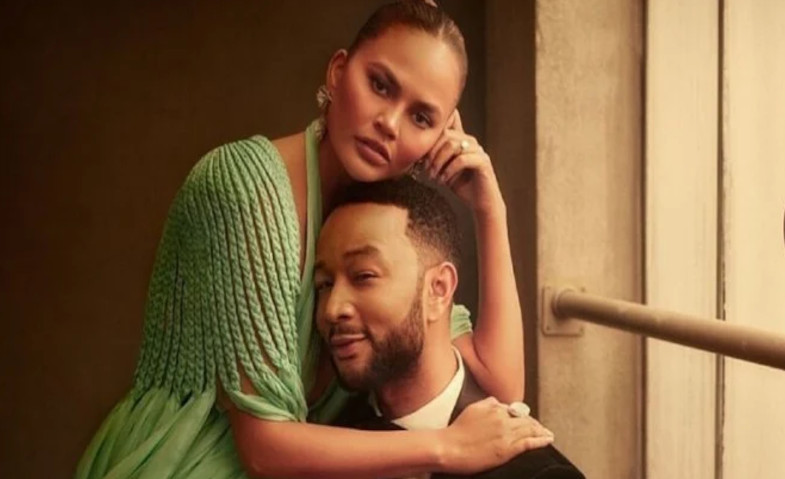 Baru Sebulan Umumkan Kehamilan, Chrissy Teigen Alami Keguguran
