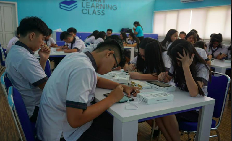 Dukung Pembelajaran Jarak Jauh, Samsung Berikan 200 Galaxy A01 Core  Kepada Siswa Provinsi Kepulauan Bangka Belitung