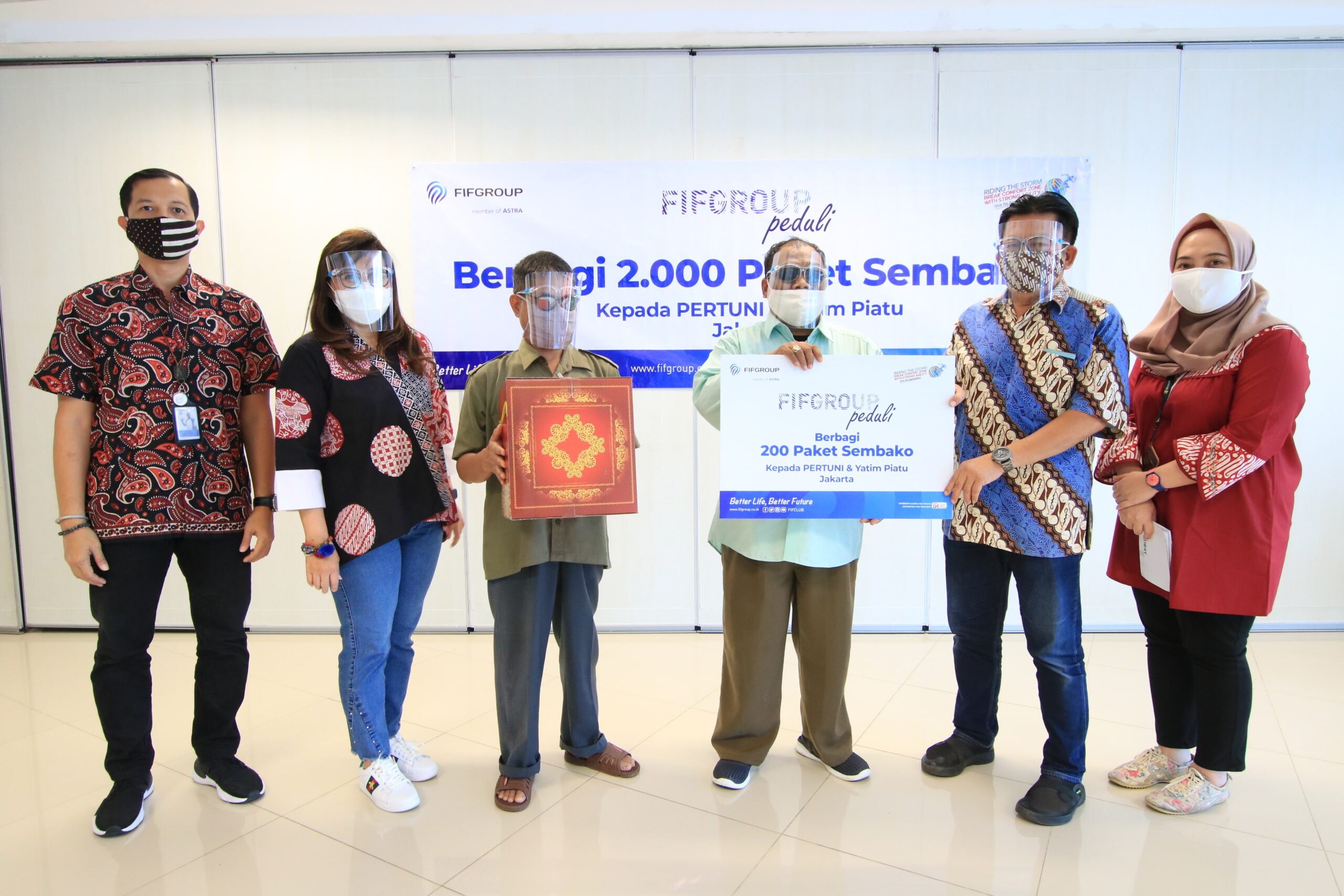 FIFGROUP Berbagi Kepada Dua Ribu Anggota Pertuni dan Yatim Piatu