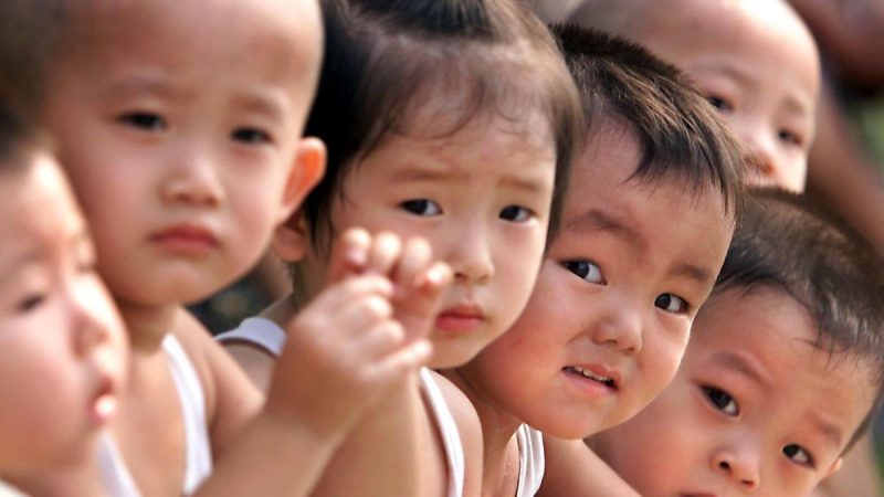 Terlalu Berat, Pasutri di China Didenda Rp 1,5 Miliar karena Punya Tujuh Anak
