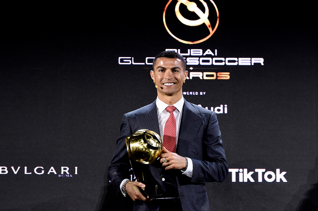 Ronaldo Jadi Pemain Terbaik Abad Ini