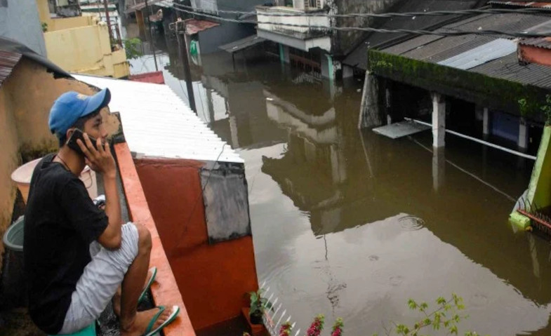 Makassar Dilanda Banjir dan Angin Kencang
