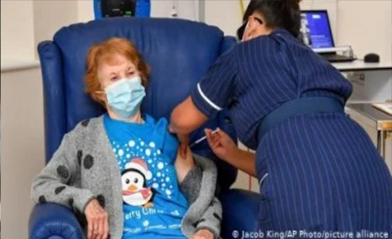 Inggris Mulai Vaksinasi Pakai BioNTech-Pfizer