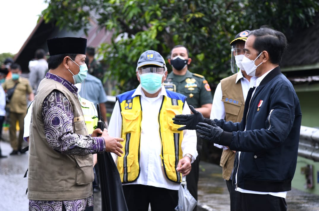 Presiden Jokowi Tinjau Korban Banjir di Kabupaten Banjar