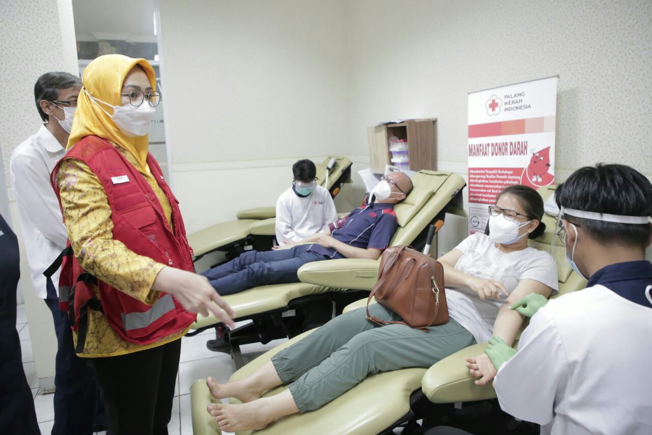 Airin Mengajak Penyintas Covid-19 Untuk Donarkan Plasmanya