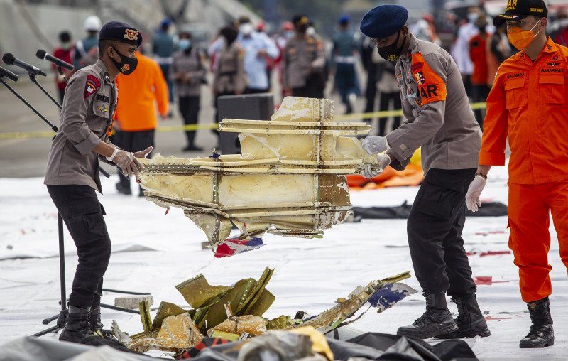 Cuaca Buruk, Pencarian Sriwijaya Air Dihentikan Sementara