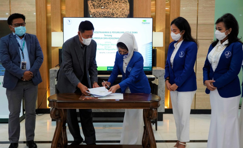 Bangkitkan UMKM, Pegadaian Gandeng IWAPI