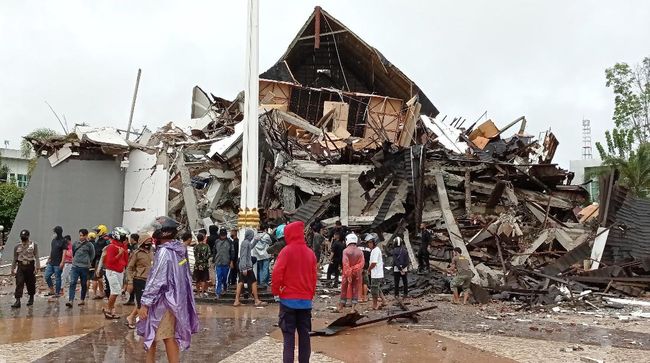 Update Gempa Sulbar: 90 Orang Tewas, Tiga Masih Hilang