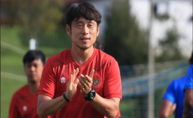 Disanksikah Asisten Shin Tae-yong Berulah di Medsos?