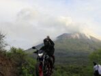 Perkembangan-Erupsi-gunung-ili-lewotolok-021220-KH-1