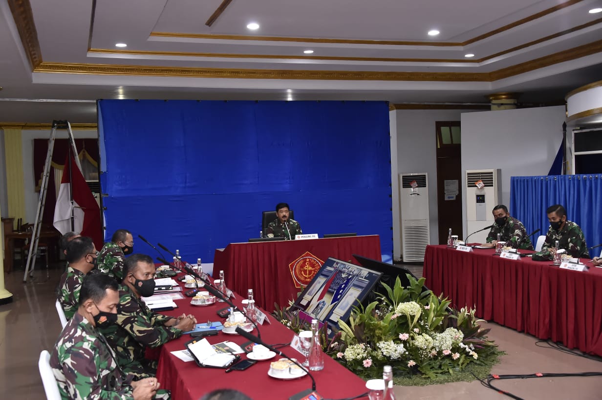 Panglima TNI Pimpin Rapat Evaluasi PPKM Skala Mikro