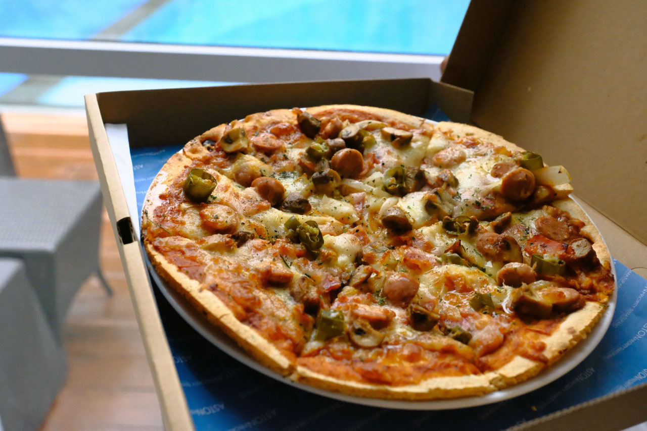 Aneka Pizza dengan pilihan Diavola, Tuna Cheese, dan Papperoni dari Aston Priority Simatupang Hotel & Conference. (Istimewa)