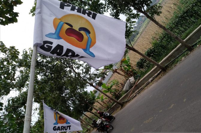 Puluhan Hotel dan Restoran di Garut Lakukan Aksi Pasang Bendera Putih, Ada Apa ya?