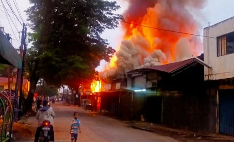 18 Bangunan di Medan Ludes Dilalap Si Jago Merah