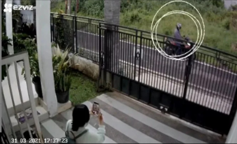 Polisi Buru Pria Perlihatkan ‘Burung’nya di Depan Indekos Putri