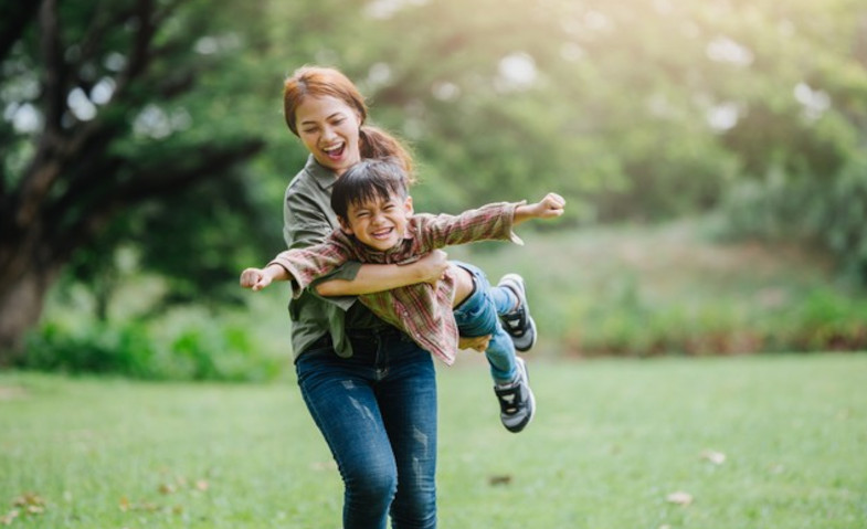 Alasan Kenapa Orang Tua Perlu Ajak Anak Aktif Bergerak