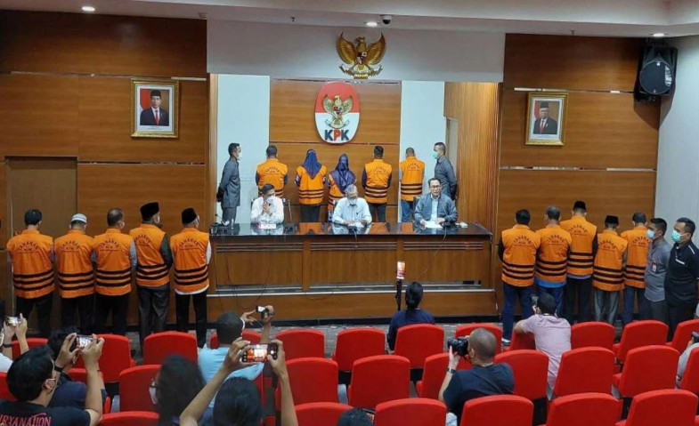 15 Anggota dan Eks DPRD Muara Enim Ditahan KPK