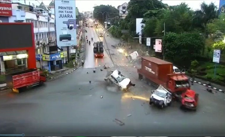 Truk Tronton di Balikpapan Hilang Kendali, 5 Tewas dan 13 Orang Terluka