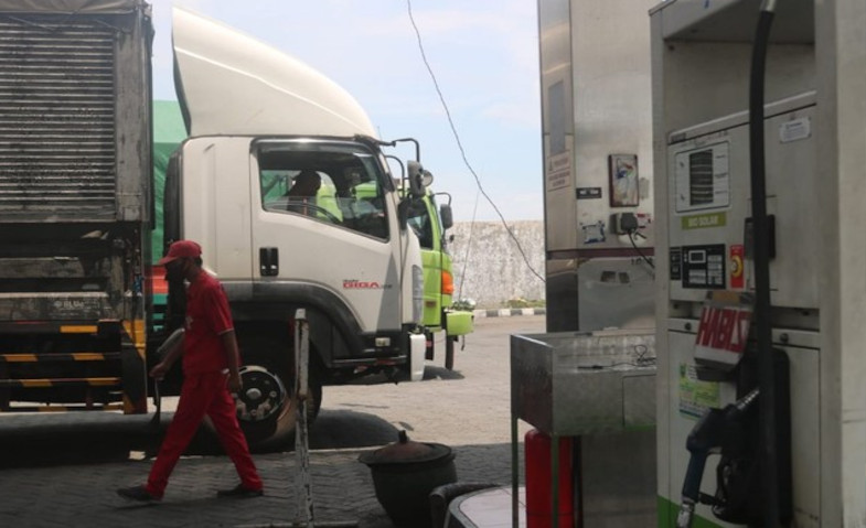 Puluhan Sopir di Jombang Menginap di SPBU, Ini Penyebabnya