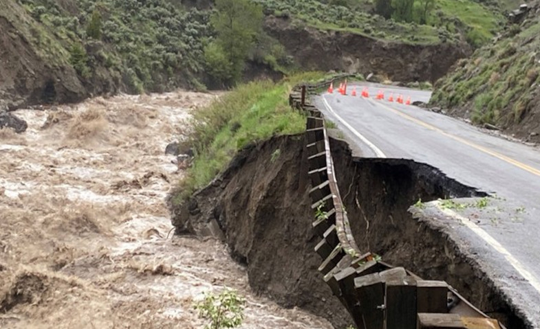 Dilanda Banjir Bandang, Gubernur Montana AS Malah Liburan