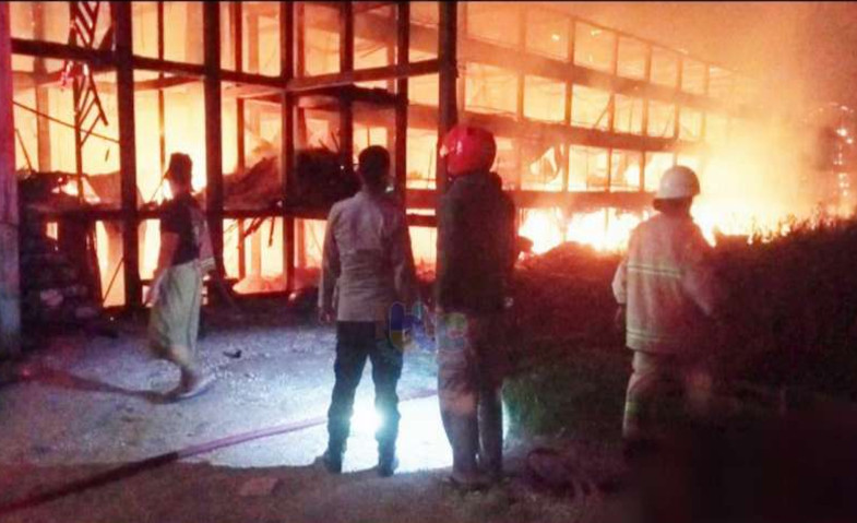Kandang Ayam Milik Warga di Bojonegoro yang Berisi 16 Ribu Ayam Terbakar