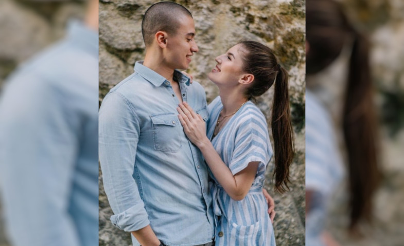 Menyelaraskan Zaman Pasutri Selebritis Memaknai â€œBibit, Bebet, Bobotâ€ menjadi â€œBerbeda Bertumbuh Bersamaâ€