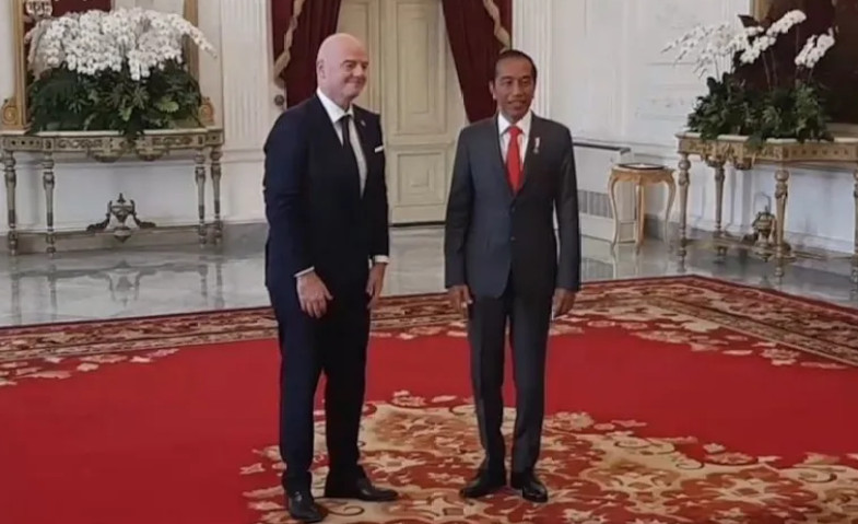 Tiba di Istana Merdeka, Jokowi Sambut Presiden FIFA