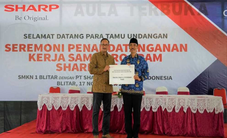 Sharp Class Kembali Sambangi SMKN 1 Blitar