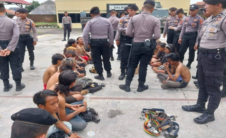 Bikin Resah Pengendara dan Warga, 23 Anak Jalanan di Cirebon Diamankan