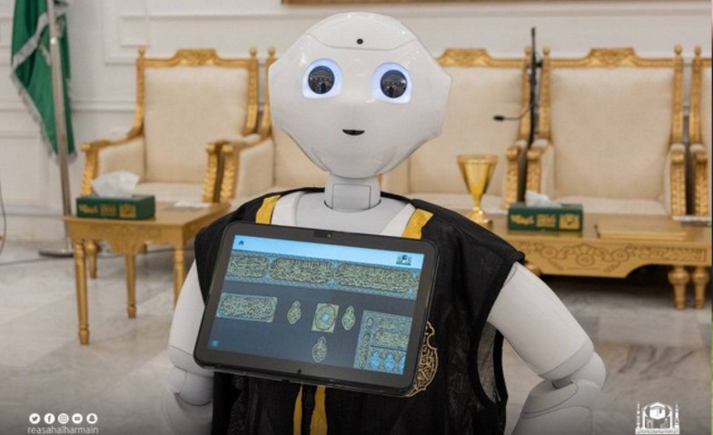 Robot Masjidil Haram Bisa 11 Bahasa