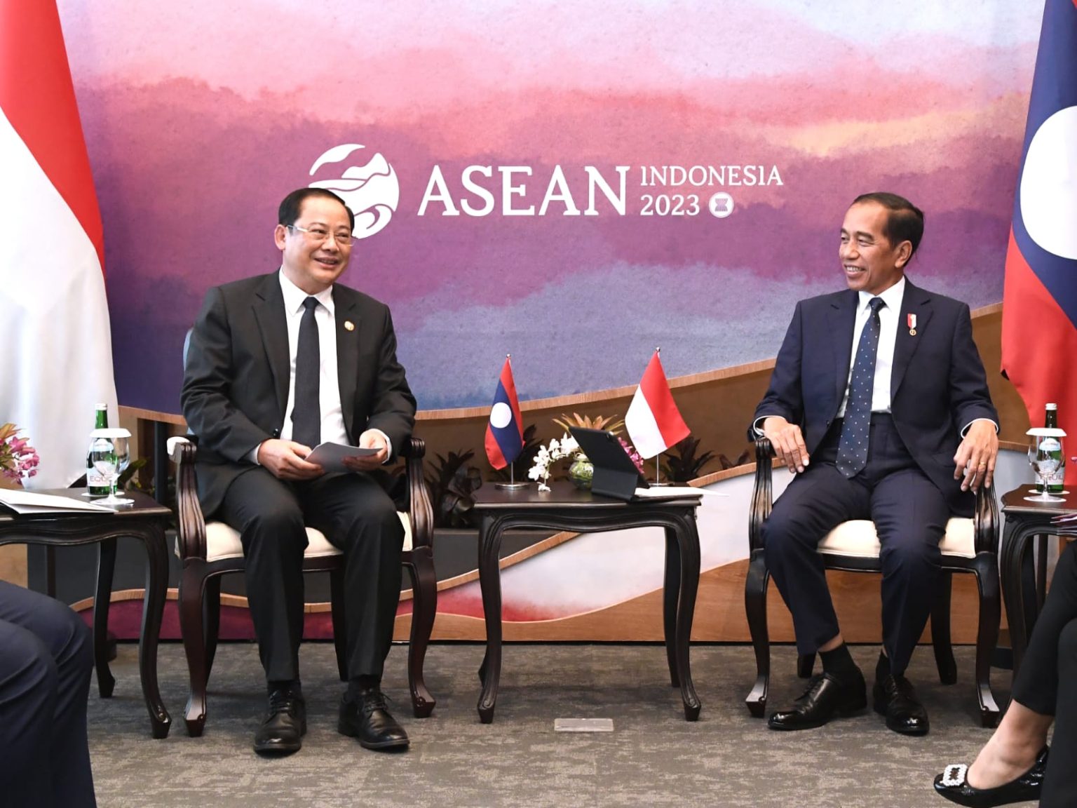 Jokowi Bertemu PM Laos Bahas Pemberantasan Perdagangan Orang