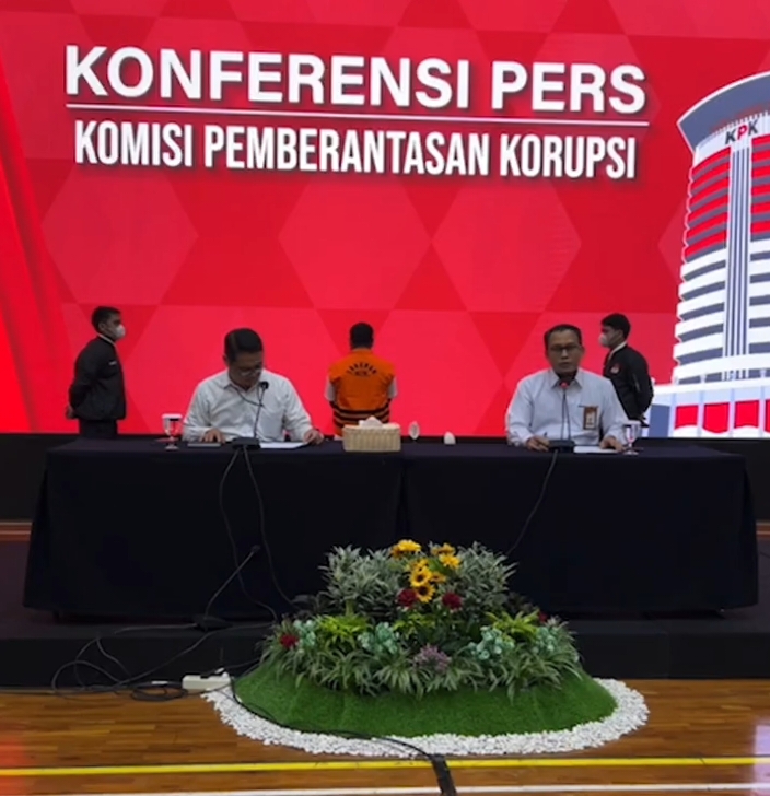 Ditetapkan Tersangka, Eks Kadis PUPR Papua Langsung Dijebloskan ke Rutan KPK