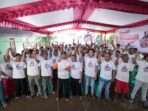 Sukarelawan Nelayan Balad Ganjar bersama ratusan pelaut pesisir Kabupaten Pangandaran konsolidasi menggaungkan dukungannya pada kegiatan 'Nelayan Balad untuk Ganjar Pranowo, Rambut Putih untuk Indonesia', Minggu (25/6) siang. Foto: Nelayan Balad