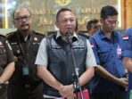Kapuspenkum Kejaksaan Agung, Ketut Sumedana dalam jumpa pers di Gedung Bundar Kejaksaan Agung, Kamis (15/6). Foto: Yudha Krastawan/IPOL.ID