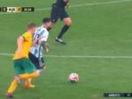 Messi mencetak gol pembuka kemenangan Argentina atas Timnas Australia. Foto: Tangkapan Layar Twitter