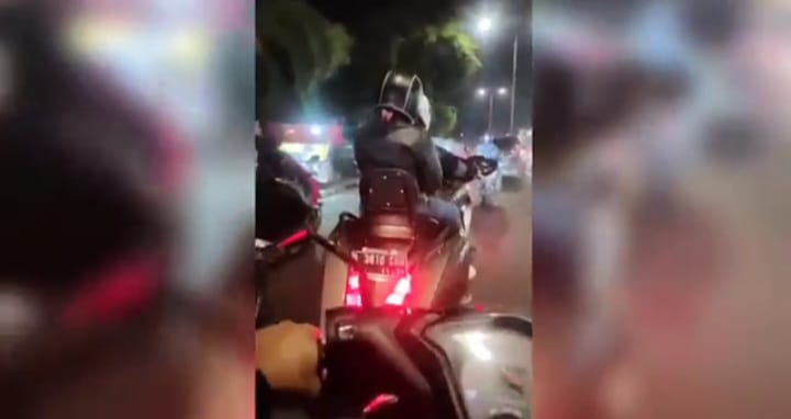 Viral Pengendara Moge Bonceng Perempuan Nyalakan Strobo & Sirine di Jalan Raya Bogor